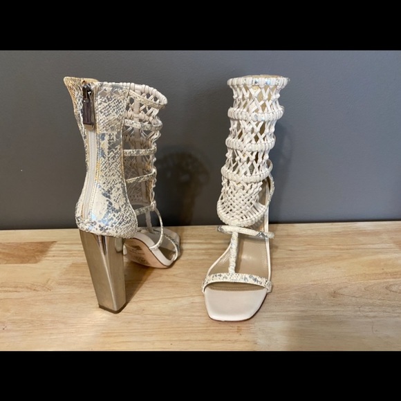 🔻SALE🔻BCBGMAXAZRIA🔹NEW CONDITION • LEATHER - Picture 2 of 12